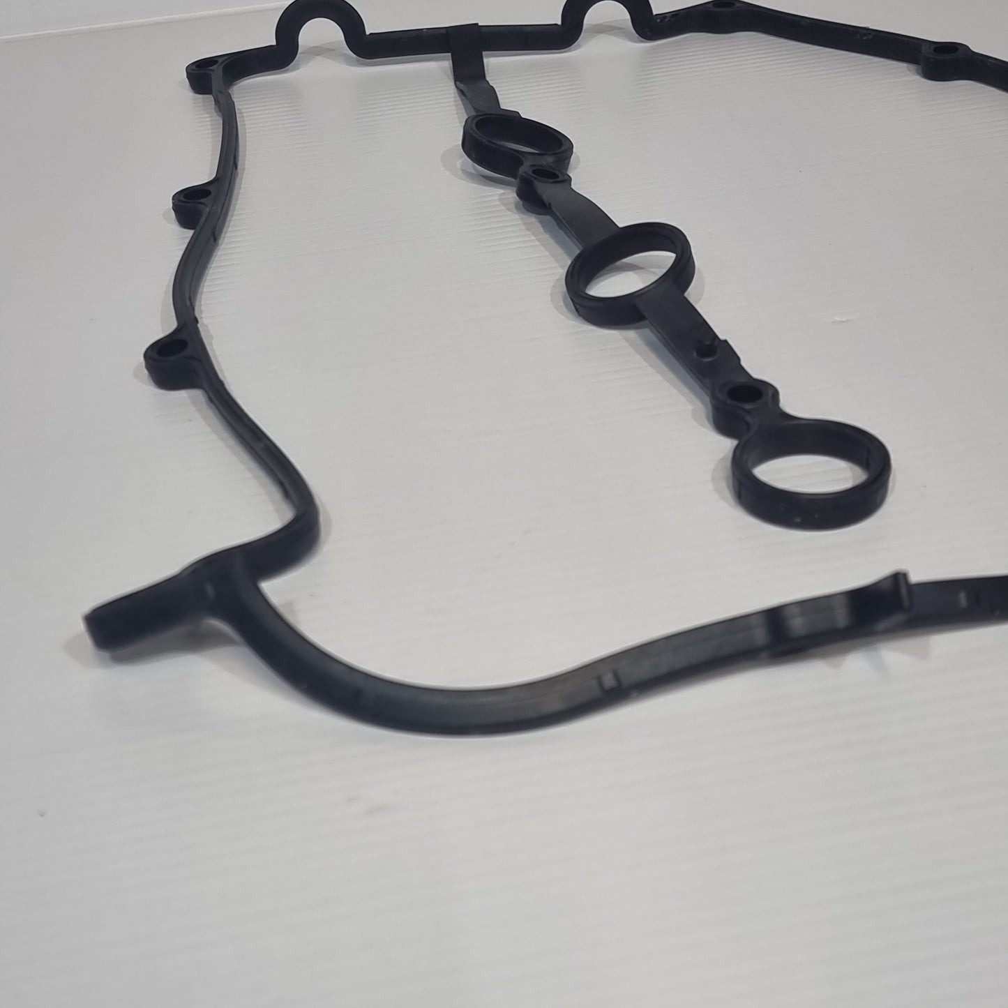 Genuine Ford Gasket - Valve Rocker Arm Cover | 3992585