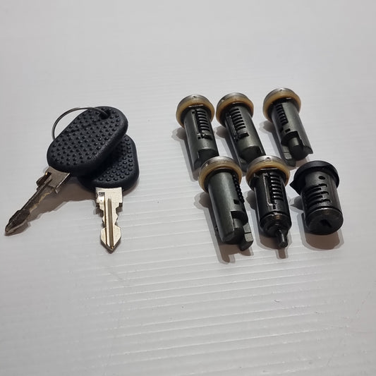 Genuine Fiat Lockset | 1304597614