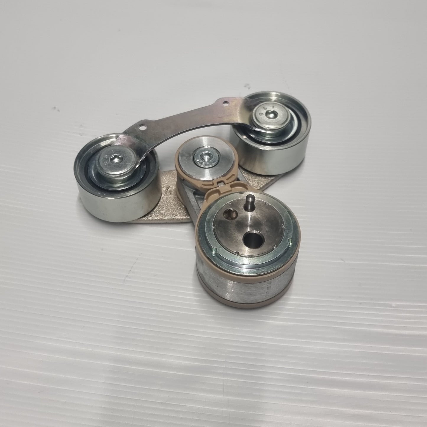 Genuine Volvo Belt Set | 31686174