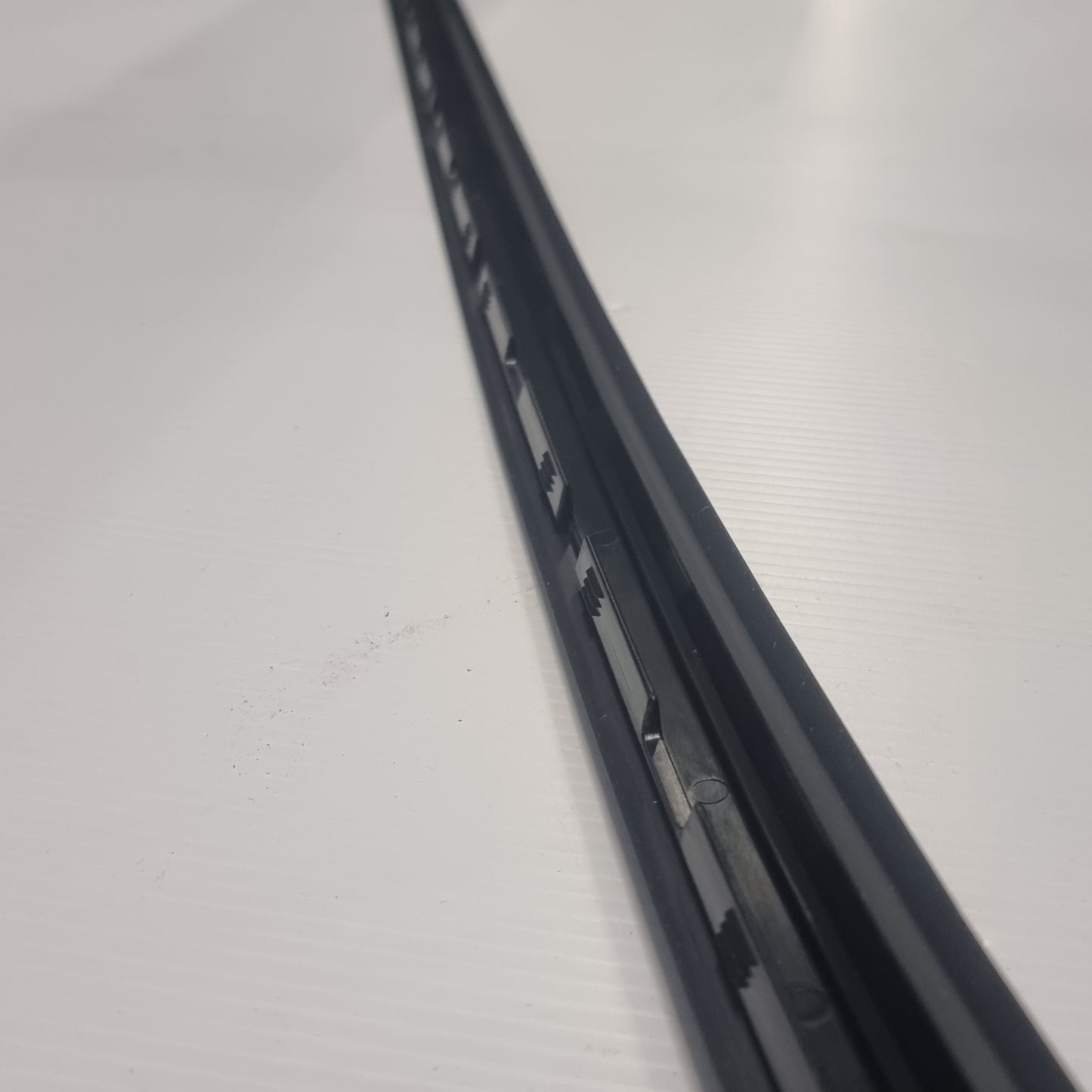 Genuine Kia Moulding Assy | 86131J7000