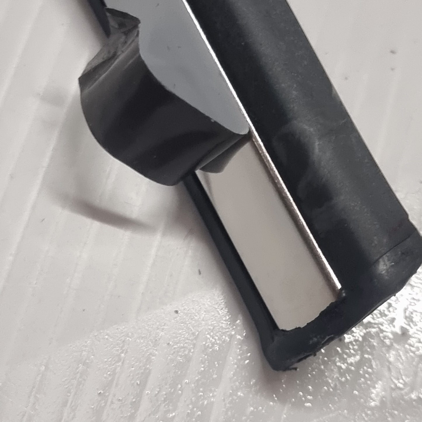 Genuine Front Left Door Weatherstrip - Fiat 500 2007-2015 | 51785409