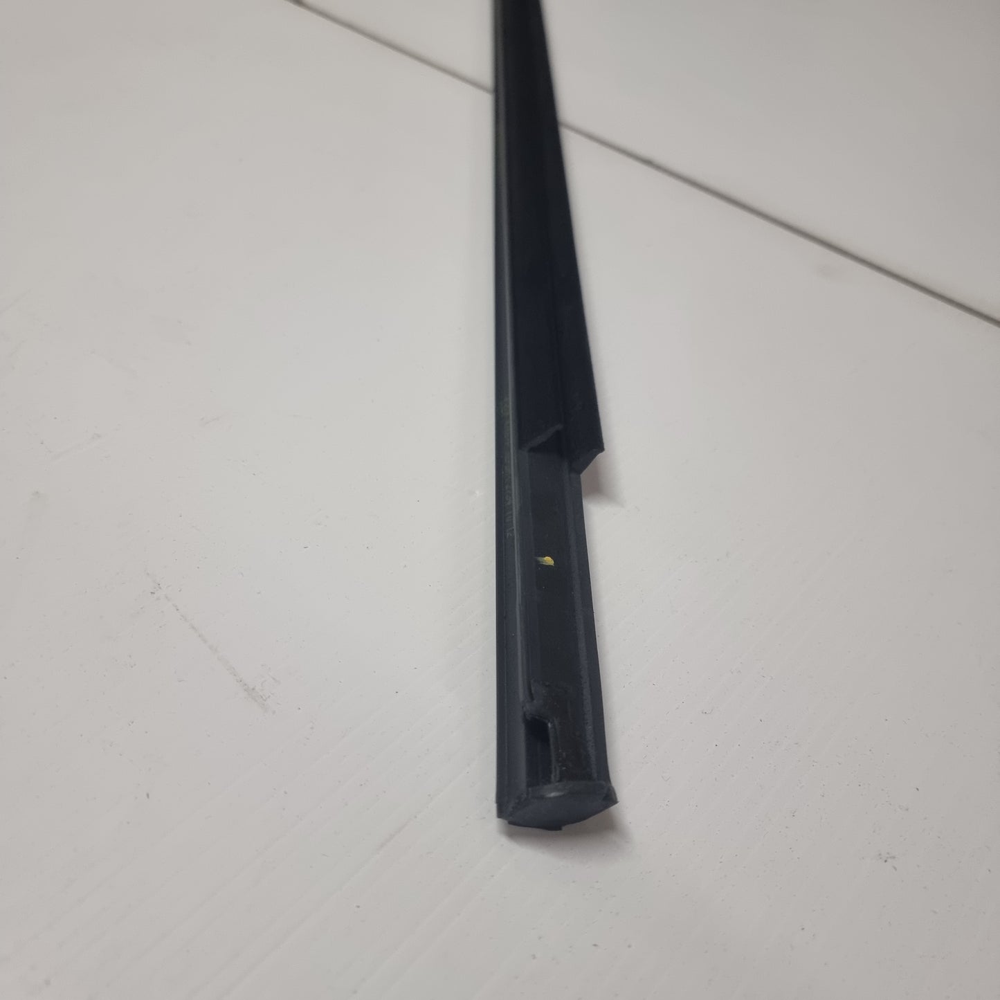 Genuine Front Left Door Weatherstrip - Fiat 500 2007-2015 | 51785409