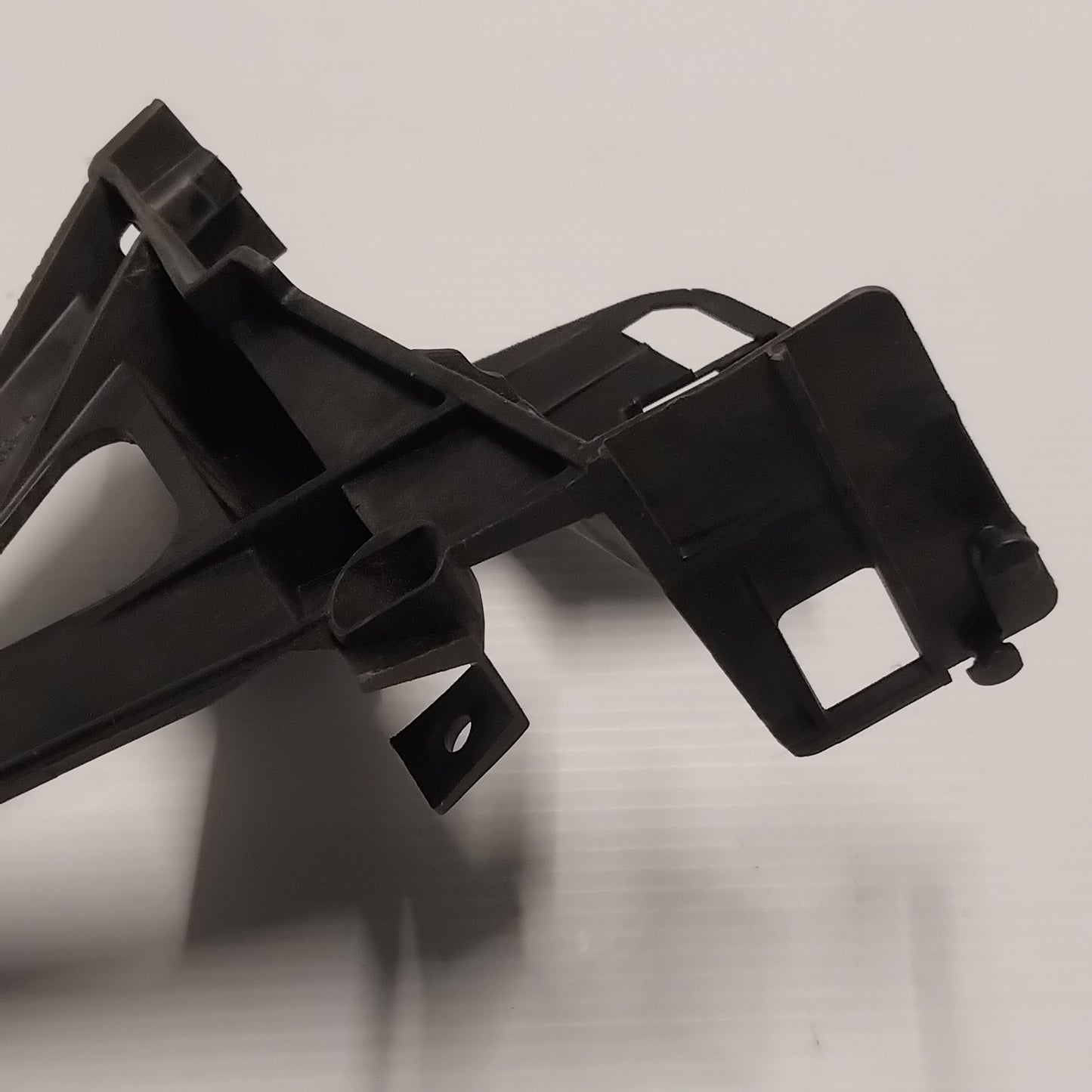 Genuine Left Rear Door Lock Bracket - Ford Fiesta Fusion 2001-2012 | 1255944