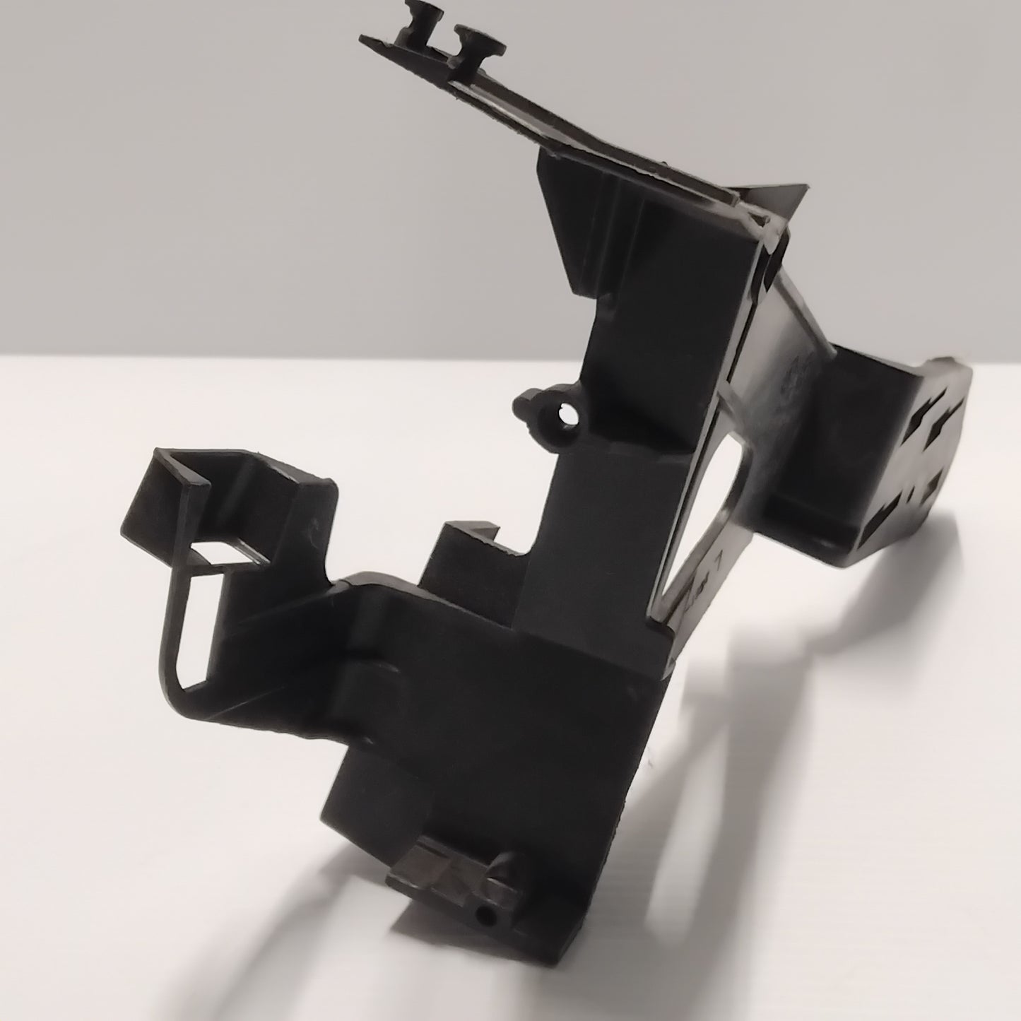 Genuine Left Rear Door Lock Bracket - Ford Fiesta Fusion 2001-2012 | 1255944