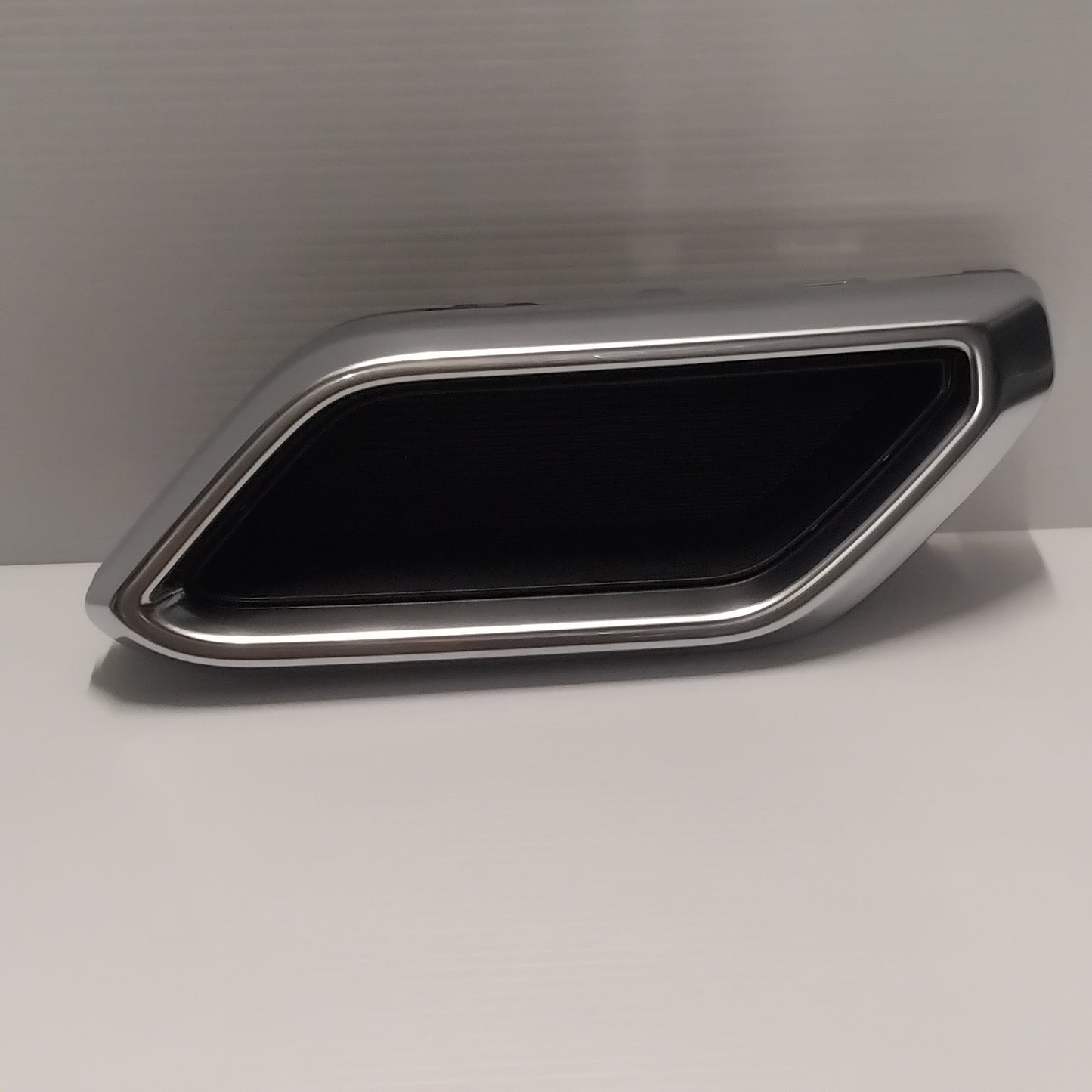 Genuine Rear Bumper Left Trim - Kia Stonic 2021-2023 | 86661H8KA0