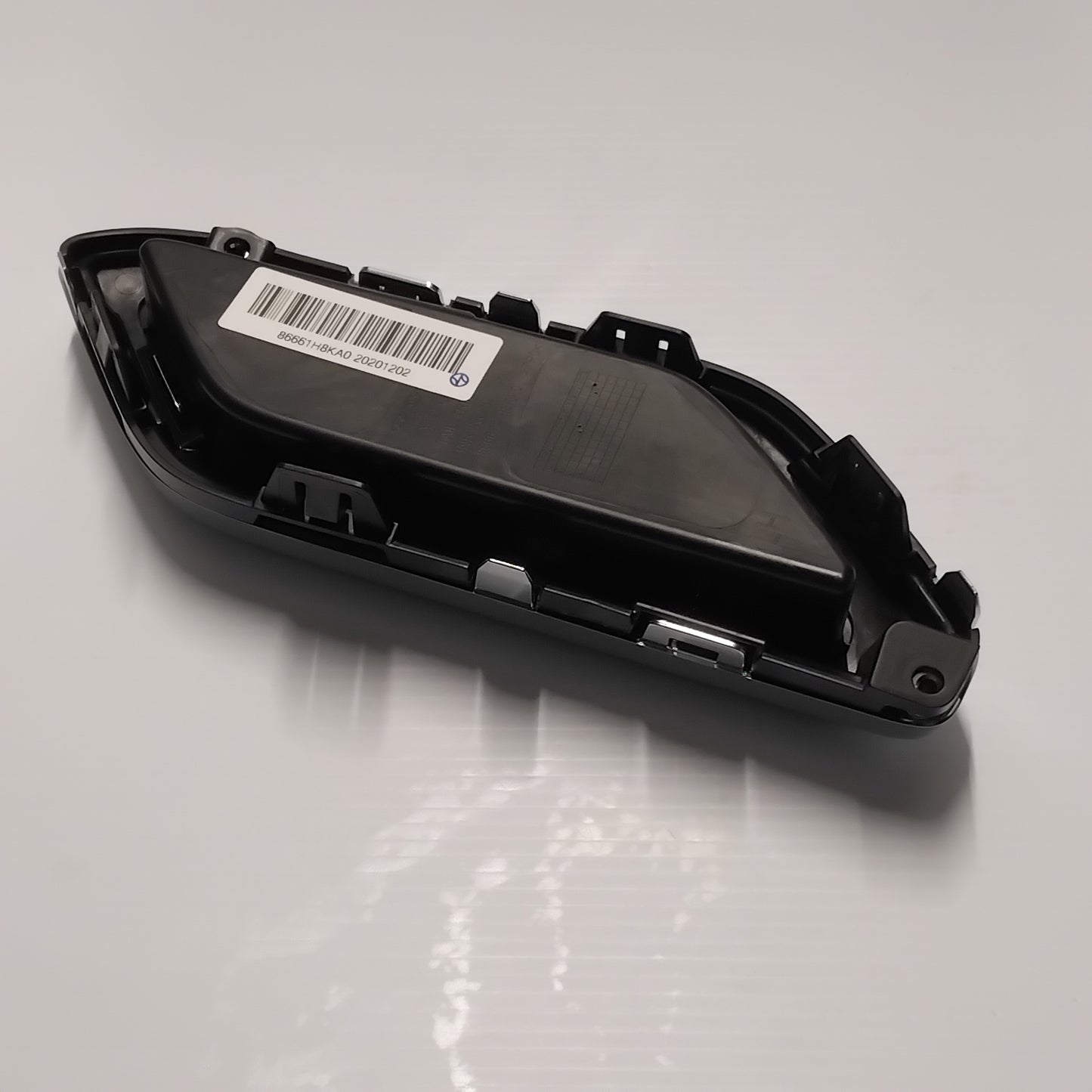 Genuine Rear Bumper Left Trim - Kia Stonic 2021-2023 | 86661H8KA0