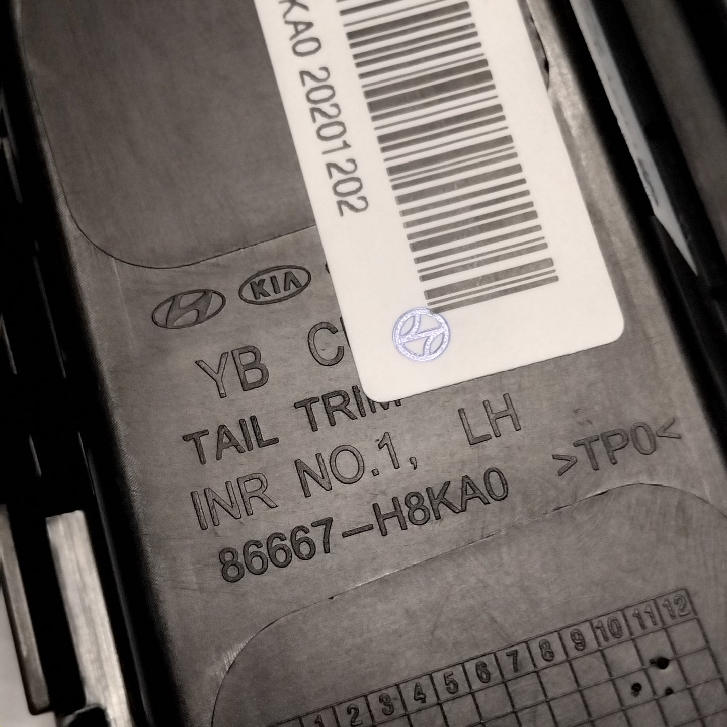 Genuine Rear Bumper Left Trim - Kia Stonic 2021-2023 | 86661H8KA0