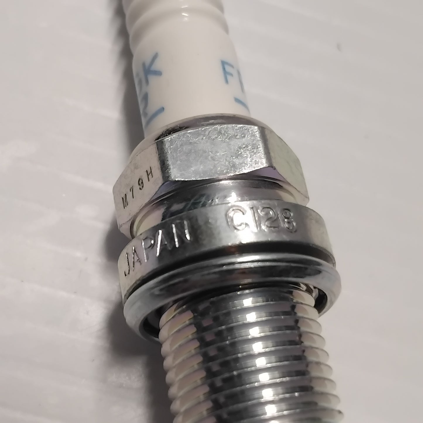 1x Genuine Spark Plug - Alfa Romeo 159 / Brera / Spider 2.2 | 55182623