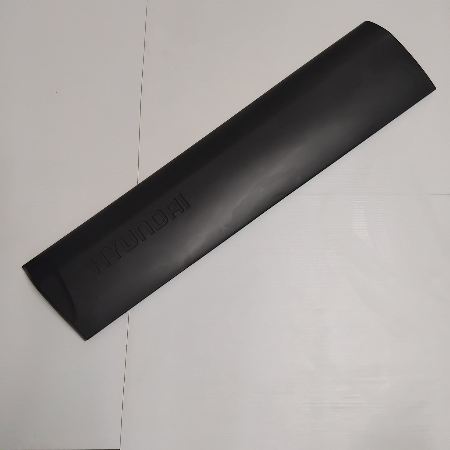 Genuine Front Left Door Garnish - Hyundai Tuscon 2004-2005 | 877232E000