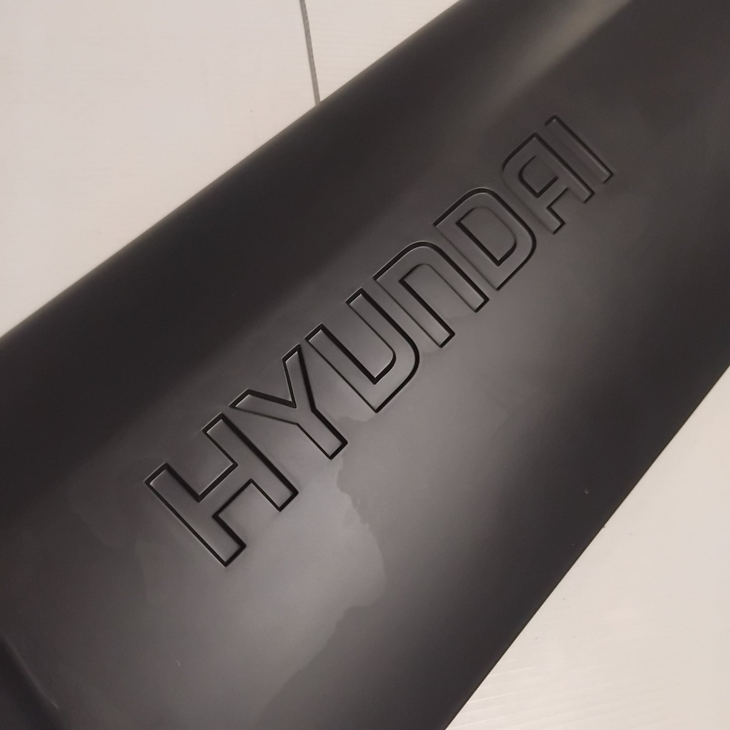 Genuine Front Left Door Garnish - Hyundai Tuscon 2004-2005 | 877232E000