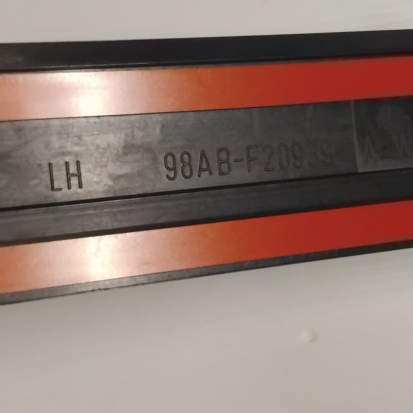 Genuine Left Front Door Moulding - Ford Focus CAK 1998-2005 | 1090844