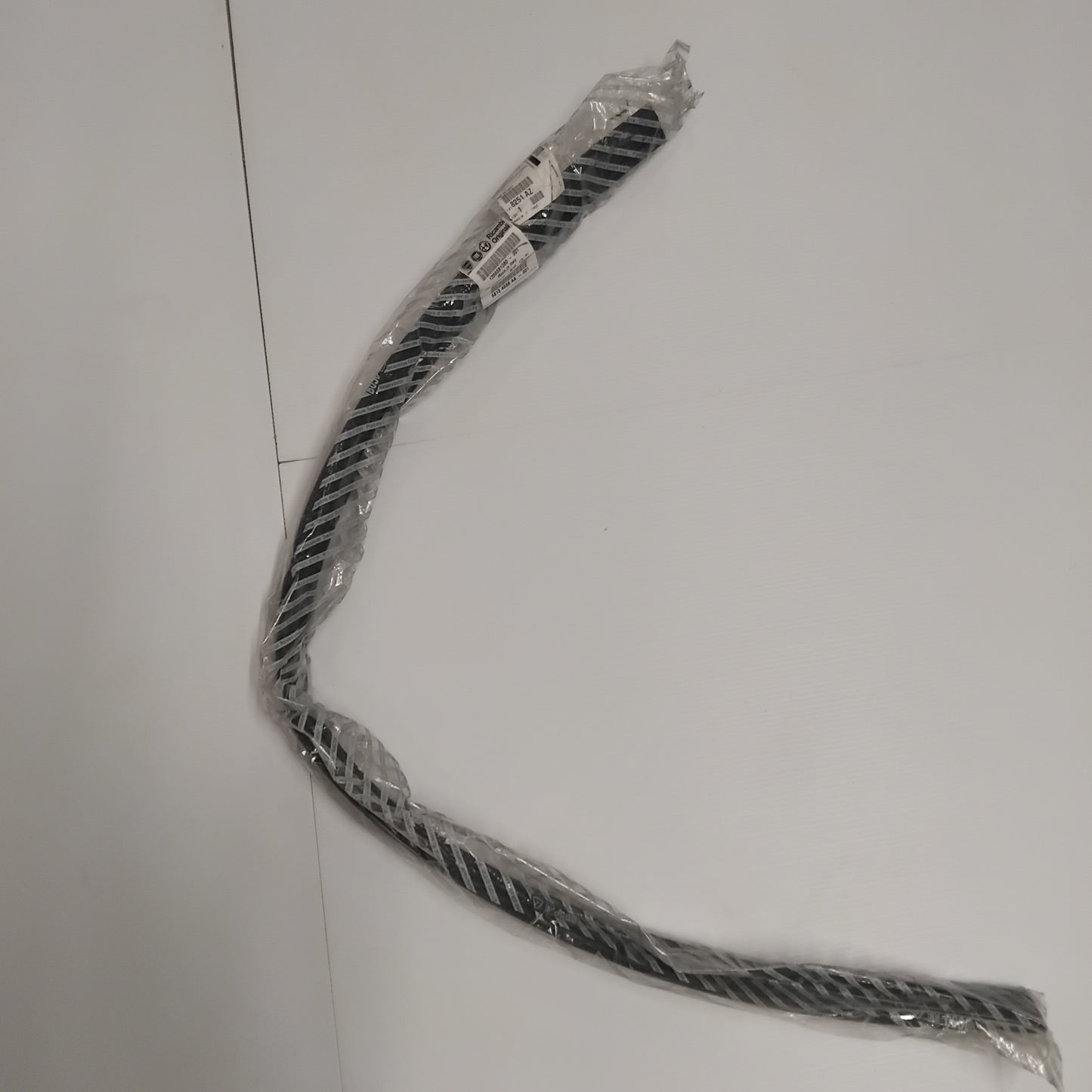 Genuine Bonnet Seal - Citroen Relay III / Peugeot Boxer III | 8251AZ