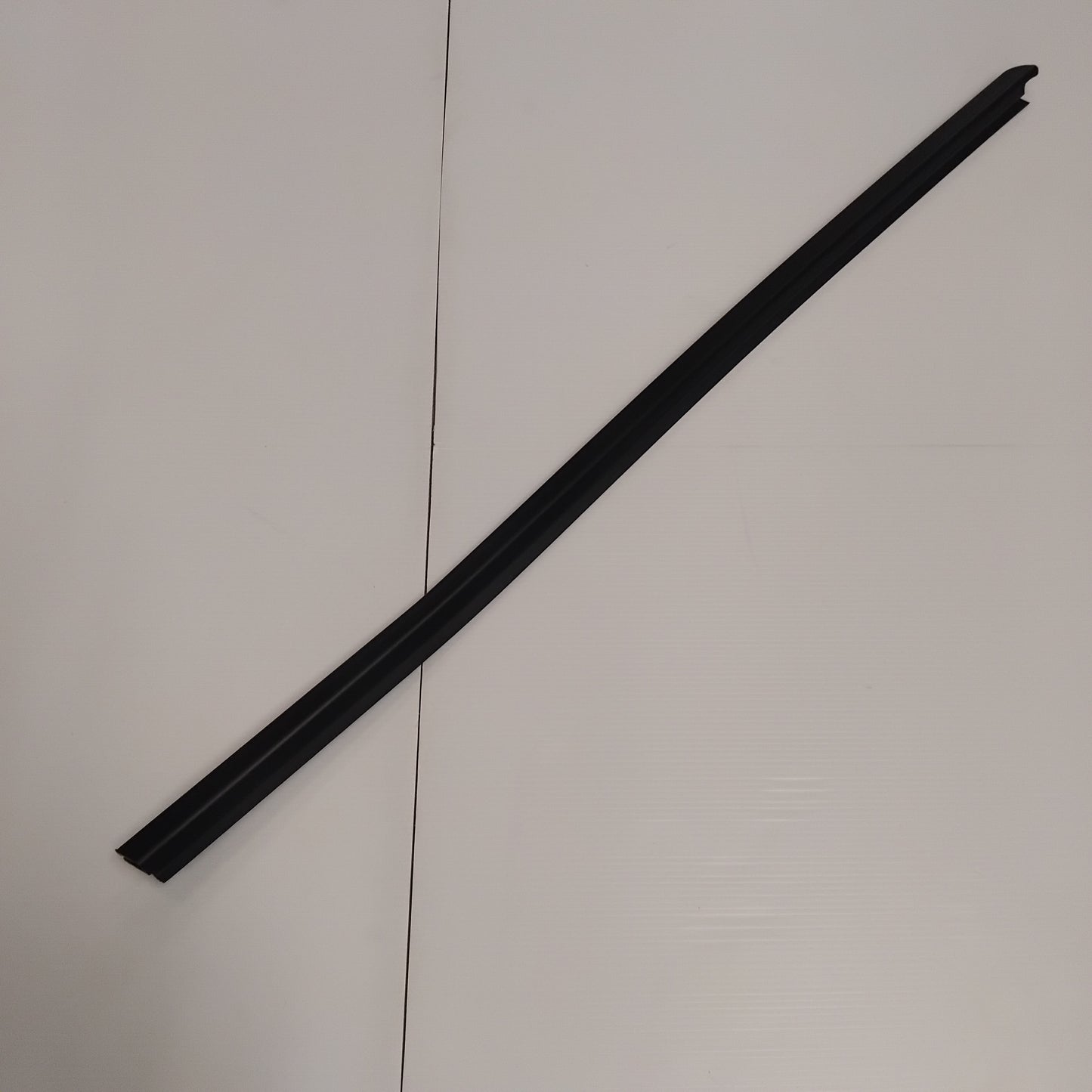 Genuine Front Left Interior Weatherstrip - Peugeot 108 / Citroen C1 | B000873080