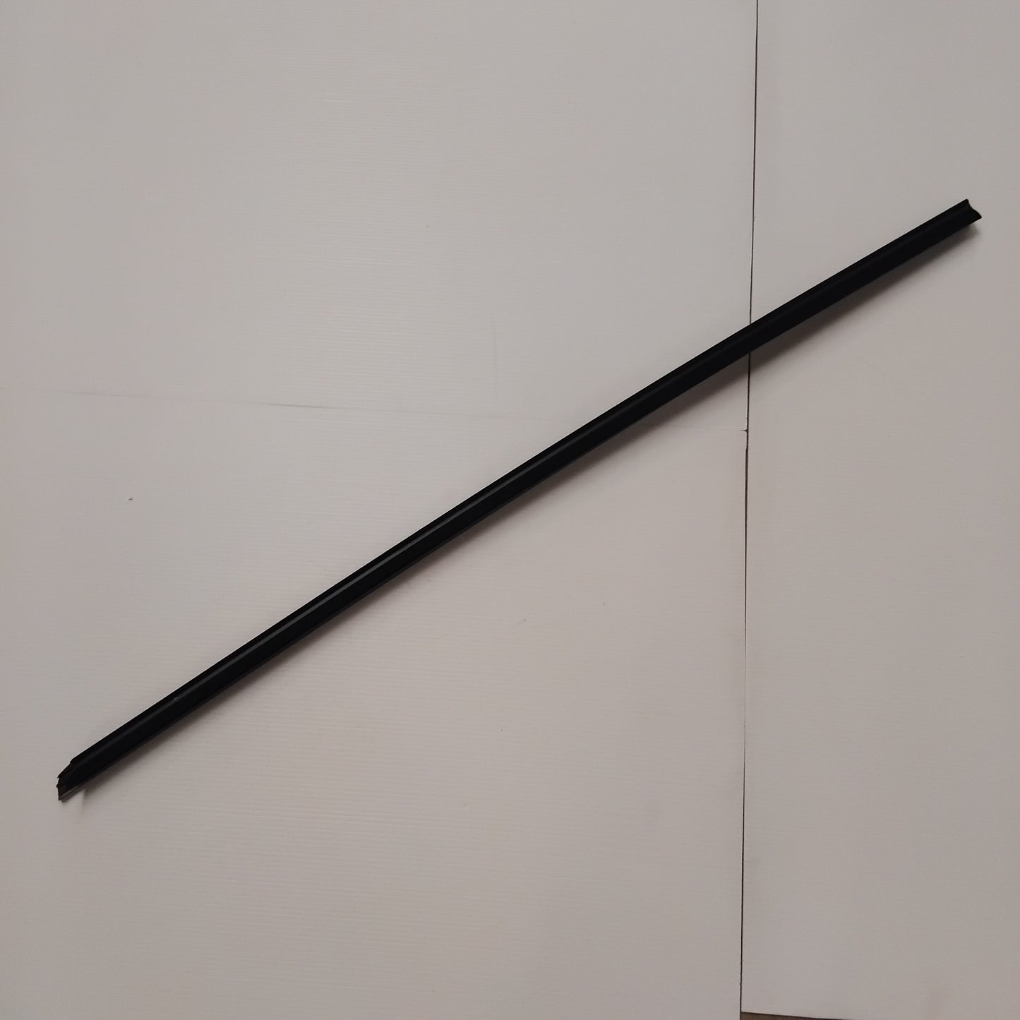 Genuine Front Left Interior Weatherstrip - Peugeot 108 / Citroen C1 | B000873080