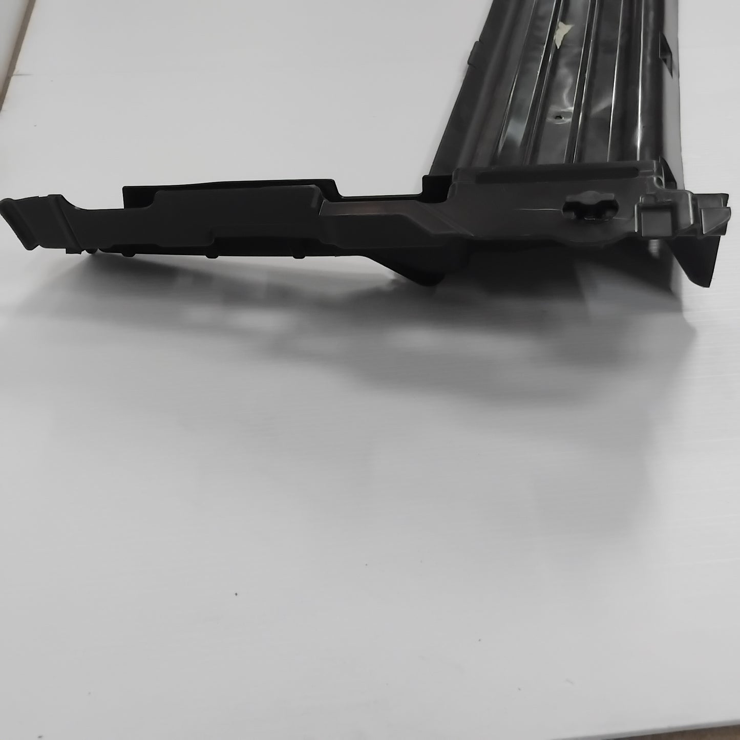 Genuine Radiator Air Guide - Volvo V40 | 31294096