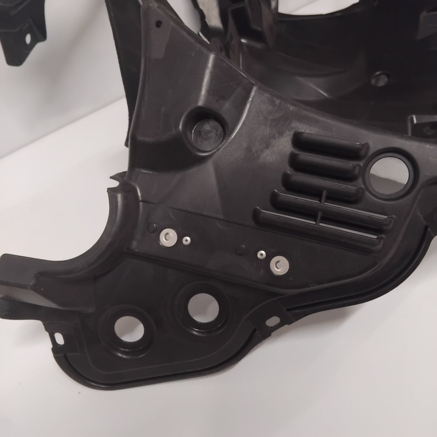 Genuine Front Right Wheel Arch Cover - Nissan X-Trail | 63840JG30A