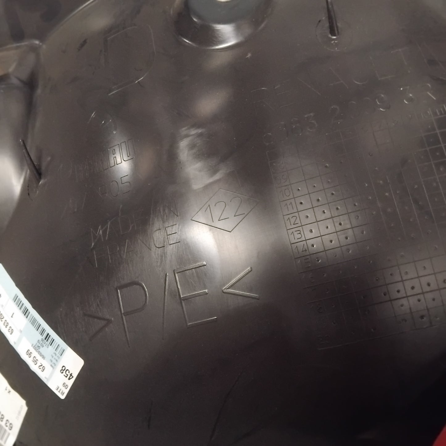 Genuine Front Right Wheel Arch Liner - Renault | 63 83 200 93R