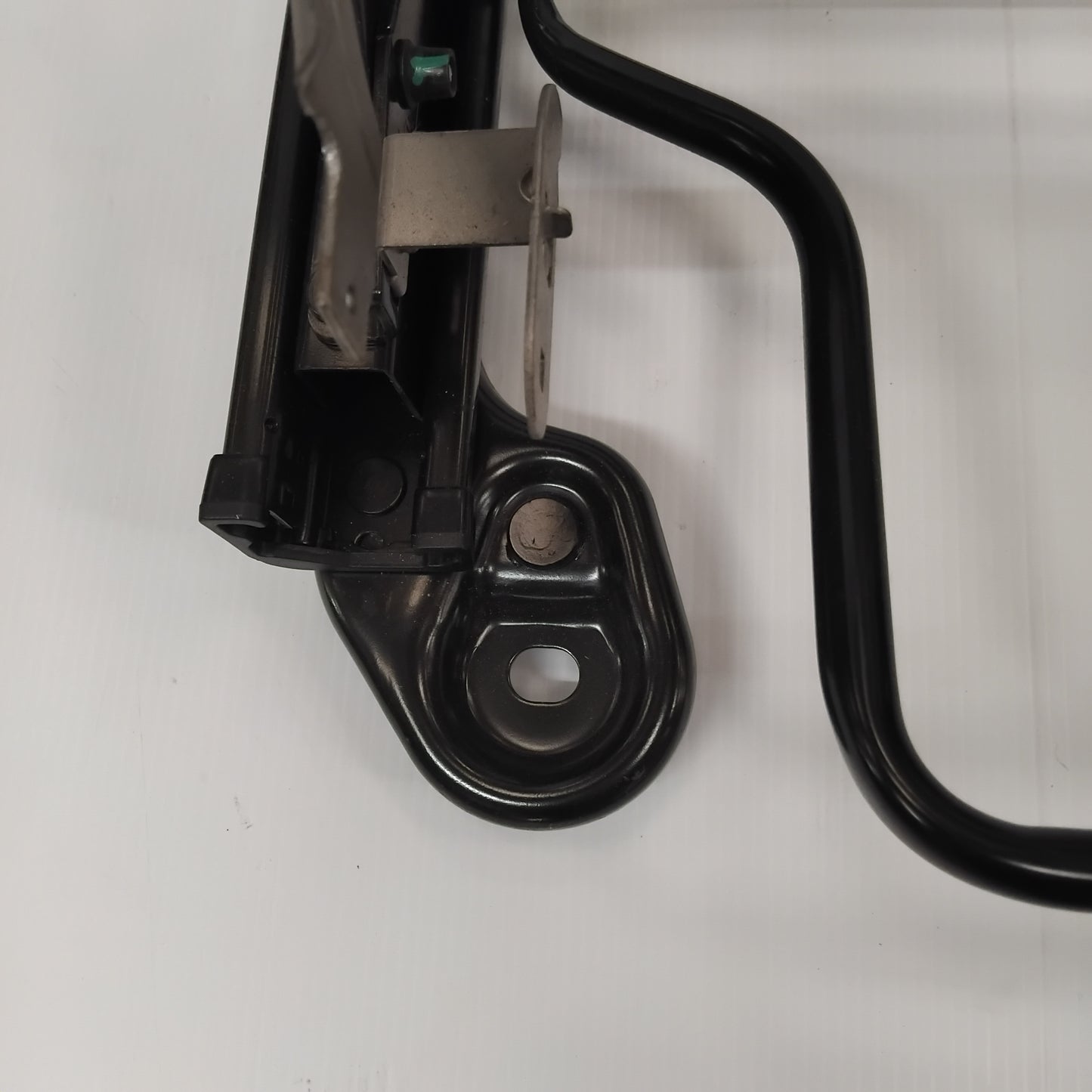 Genuine Front Right Seat Track Driver - Ford Focus | 2331479