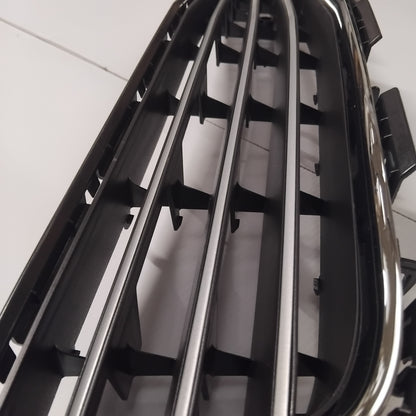 Grille - Vauxhall Astra | 13247248