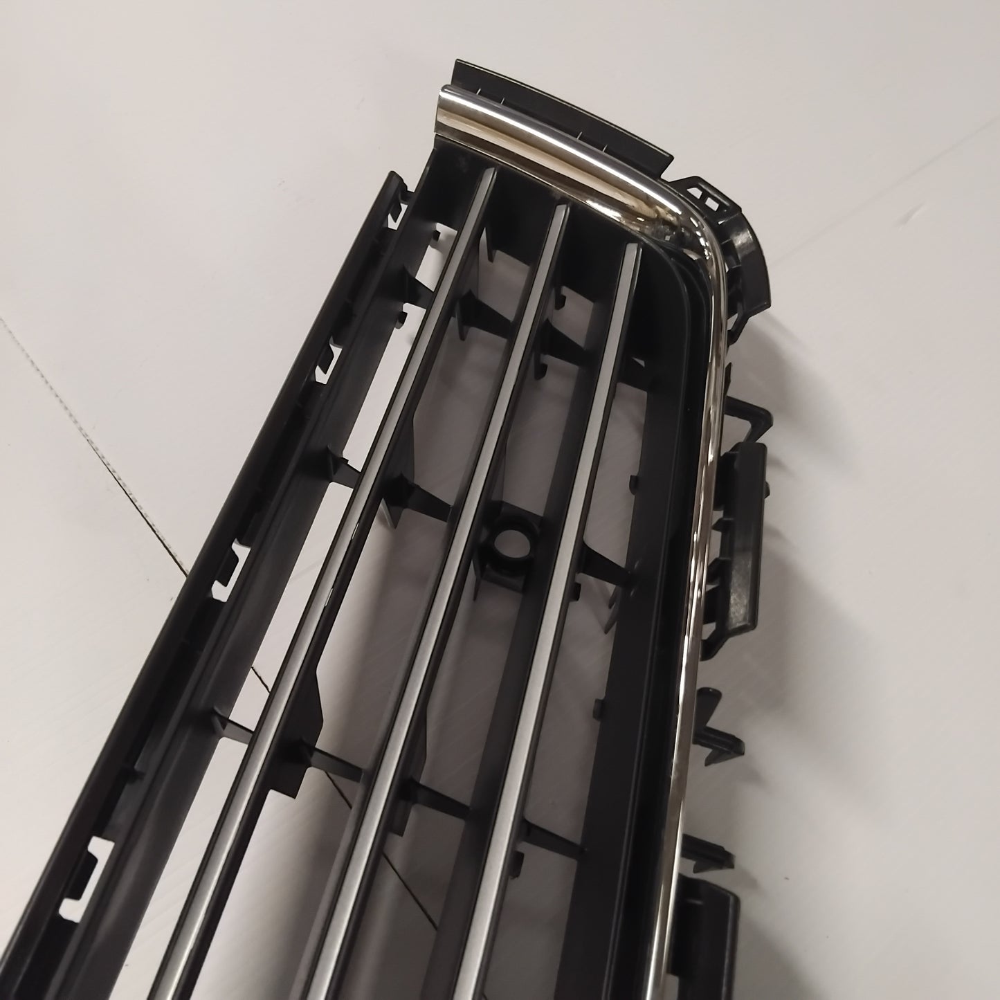 Grille - Vauxhall Astra | 13247248