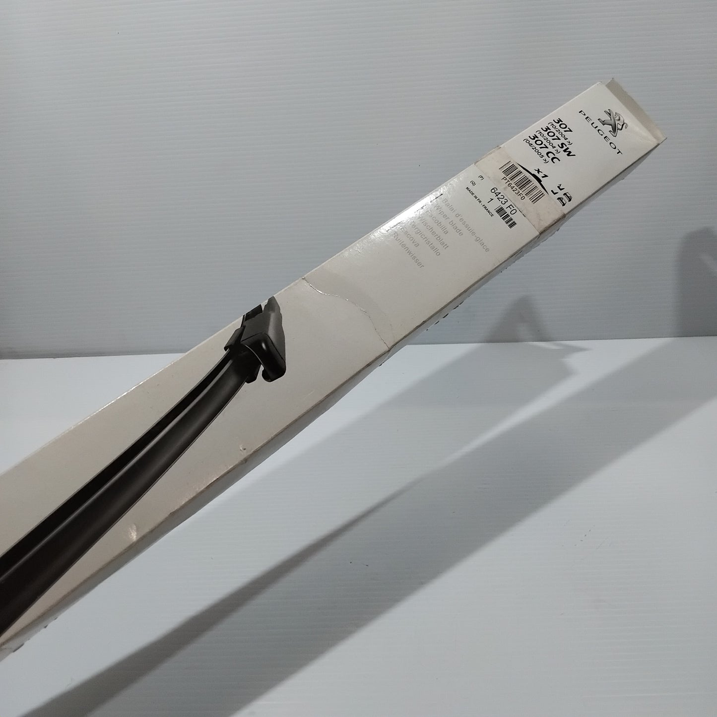 Genuine Peugeot Flat Blade | 6423F0