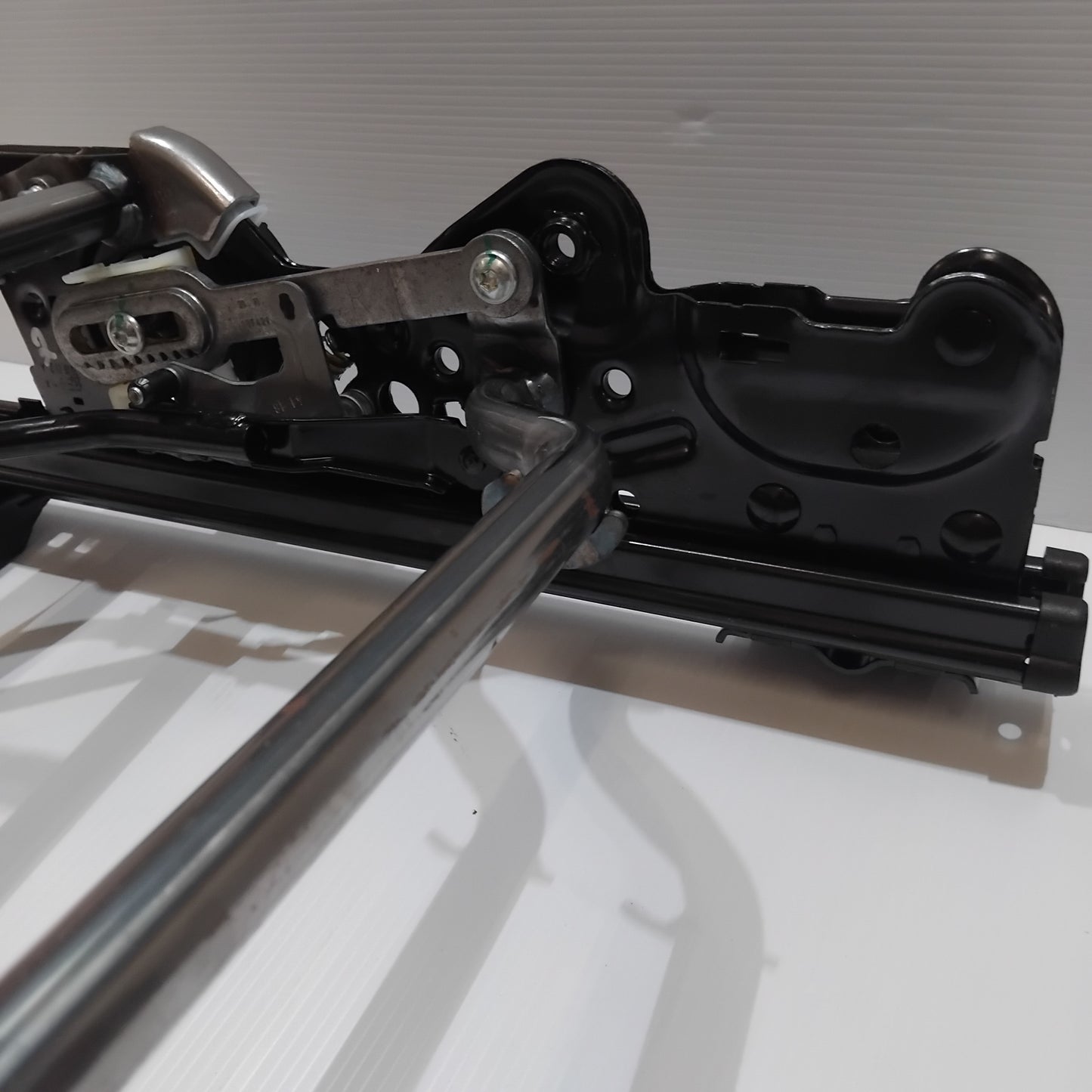 Genuine Fiat Framing | 6000626137