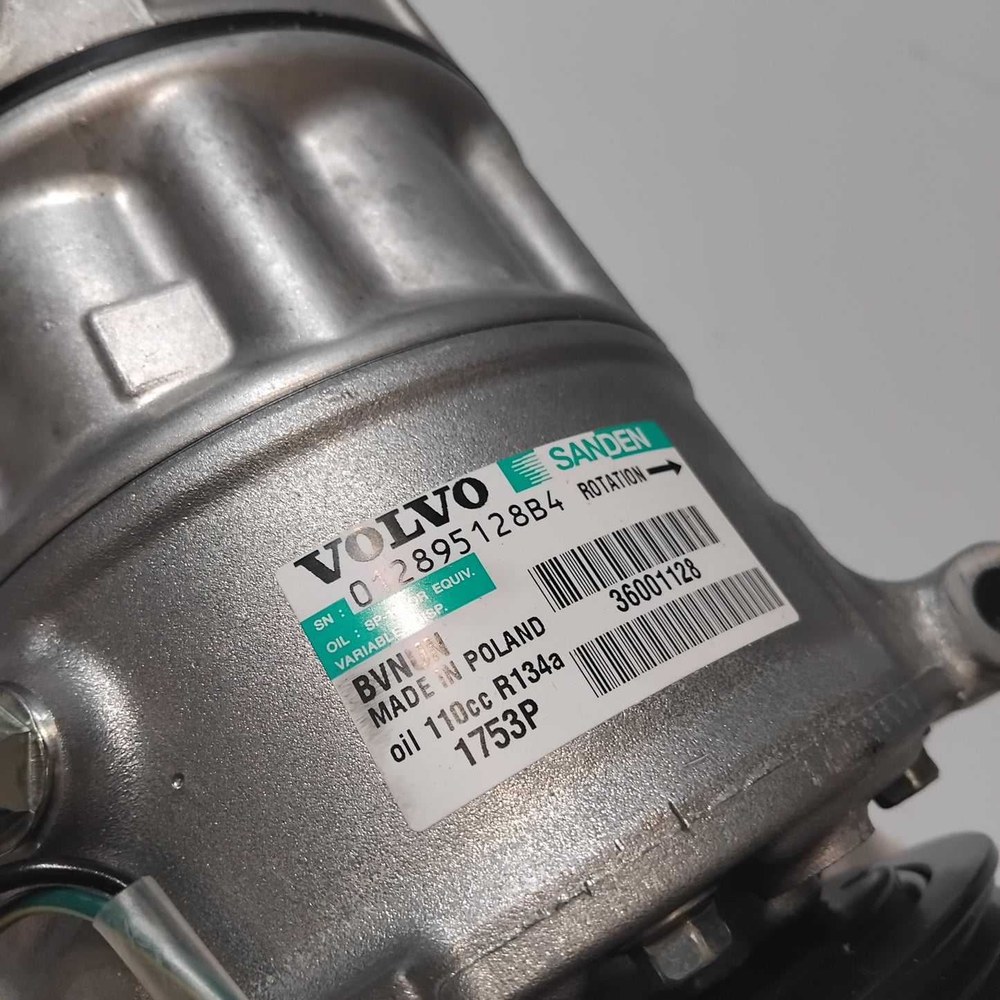 Genuine Volvo Compressor, Exch | 36001128