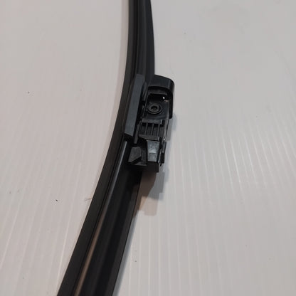 Genuine Right Front Wiper Blade - Peugeot 208 / 2008 LHD | 1608392980