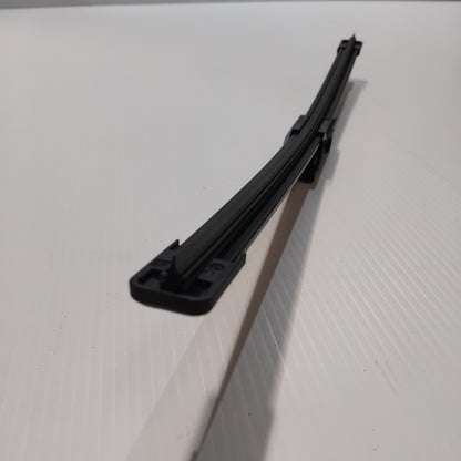 Genuine Right Front Wiper Blade - Peugeot 208 / 2008 LHD | 1608392980