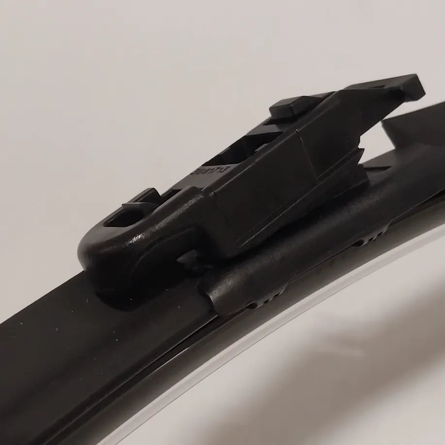 1x Genuine 700mm Wiper Blade - Citroen C4 | 1613157080