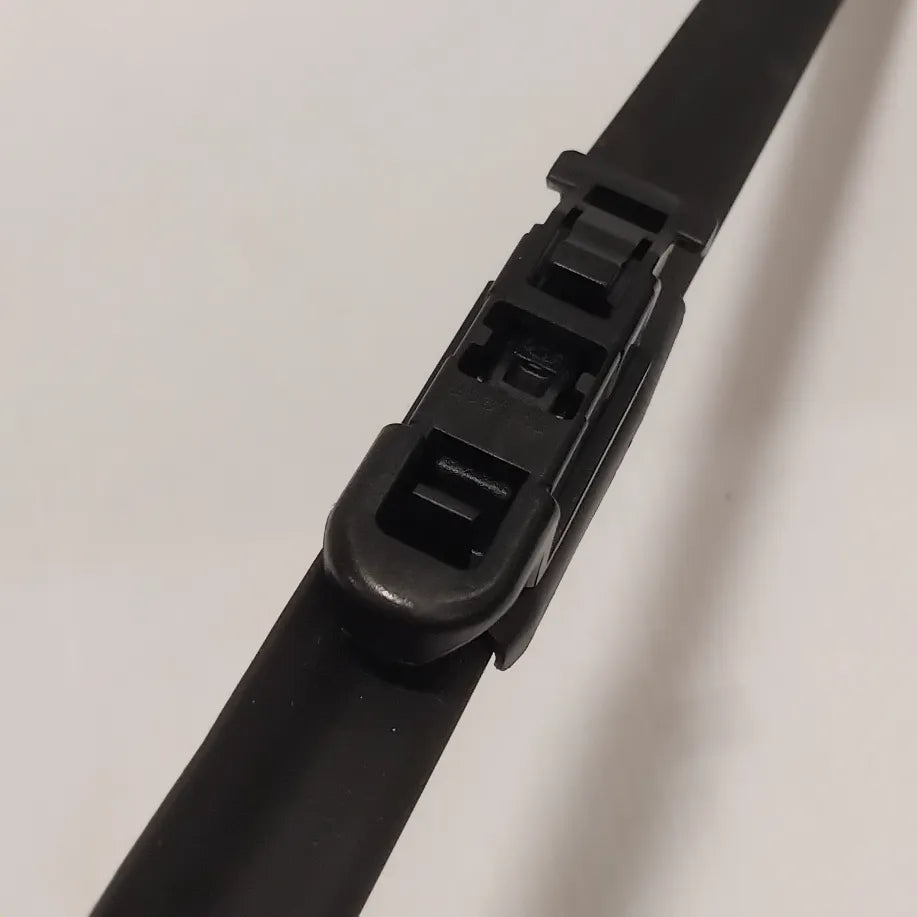 1x Genuine 700mm Wiper Blade - Citroen C4 | 1613157080