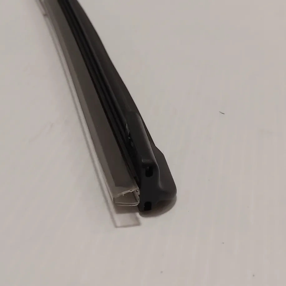 1x Genuine 700mm Wiper Blade - Citroen C4 | 1613157080