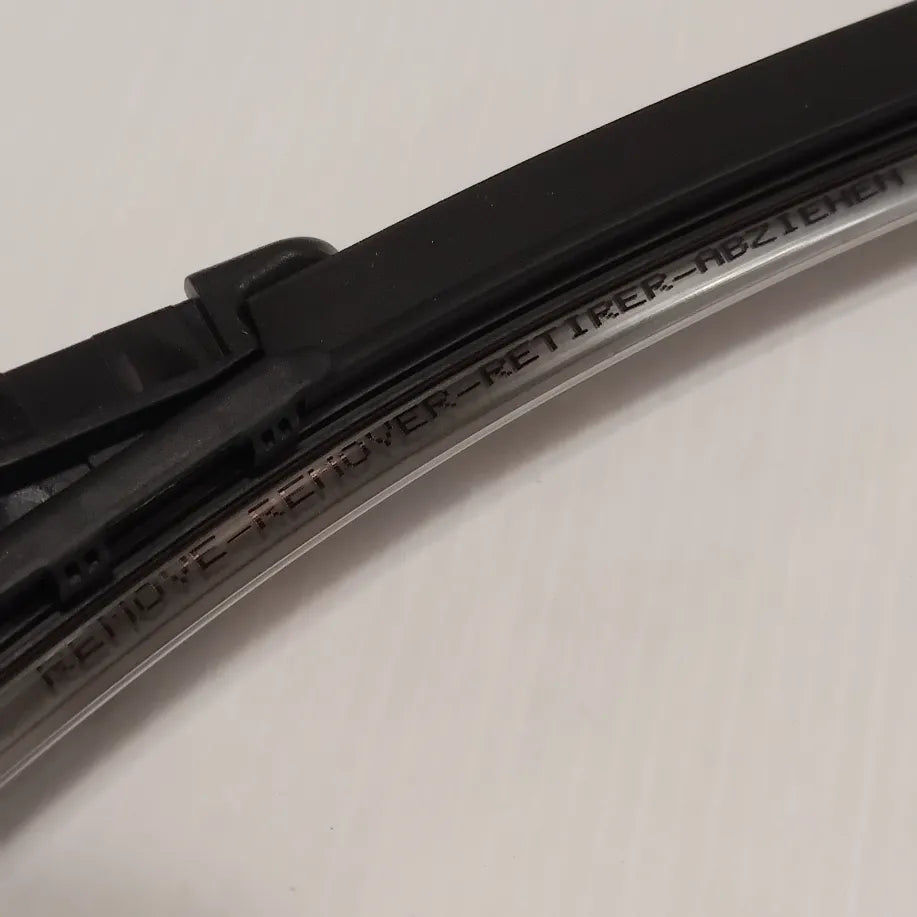 1x Genuine 700mm Wiper Blade - Citroen C4 | 1613157080