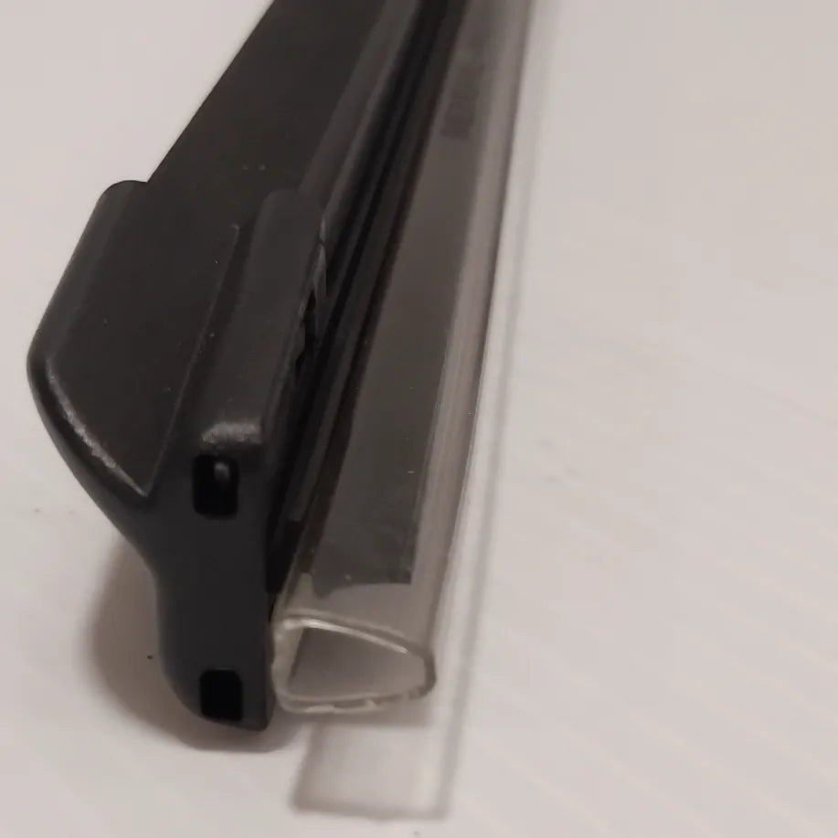 1x Genuine 700mm Wiper Blade - Citroen C4 | 1613157080
