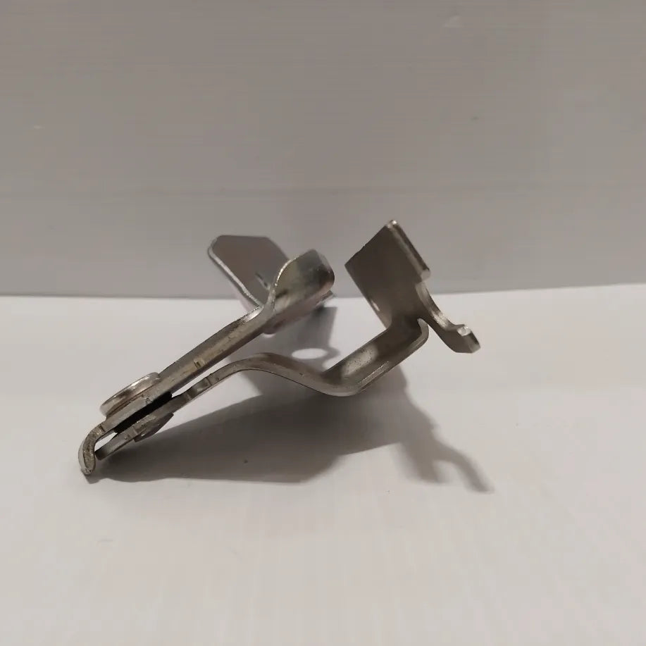 Genuine SEAT Hinge | 1S0823301