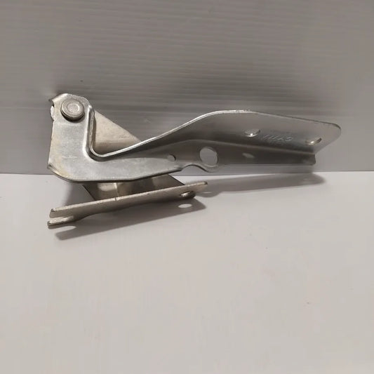 Genuine SEAT Hinge | 1S0823301