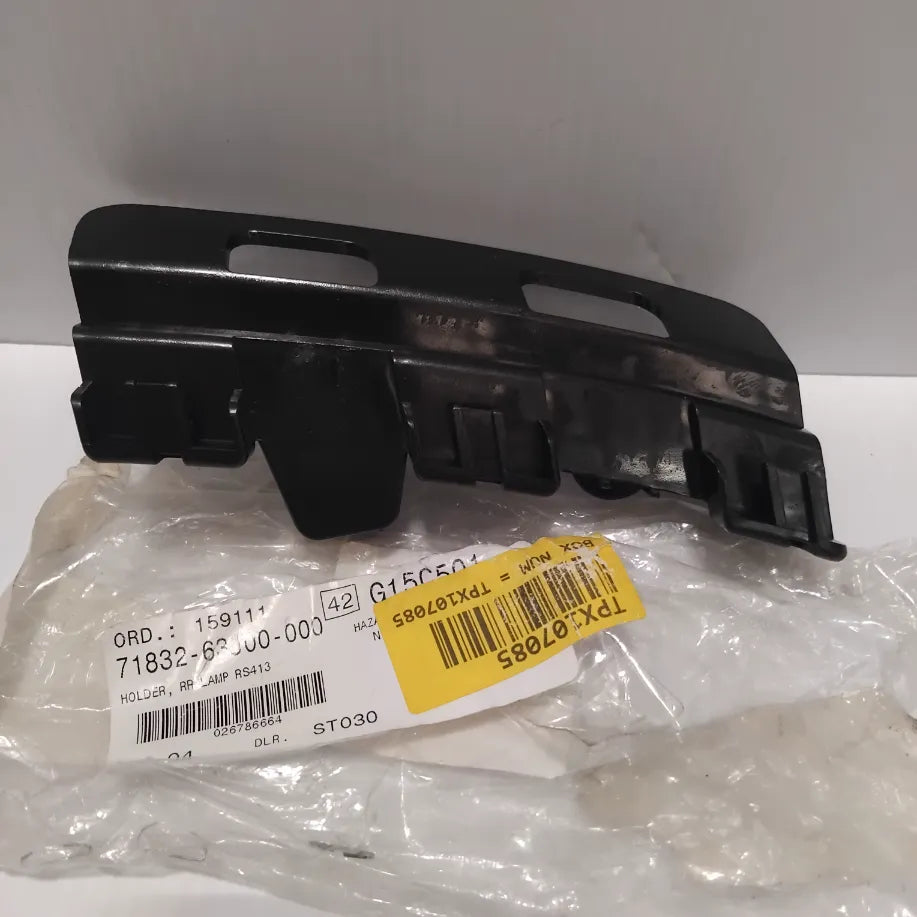 Genuine Suzuki Holder Rr Lamp Lh | 71832-63J00-000