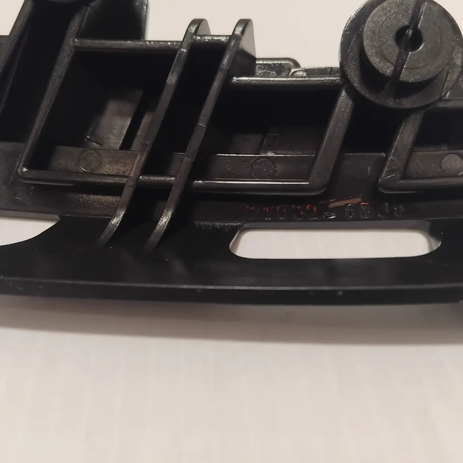 Genuine Suzuki Holder Rr Lamp Lh | 71832-63J00-000