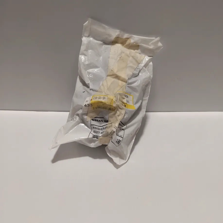 Genuine Front Foglamp Trim - Nissan Qashqai 2013-2017 | 622574EA0A