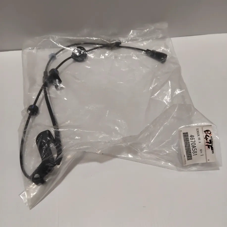 Genuine Mitsubishi Sensor,Rr Abs,Lh | 4670A581