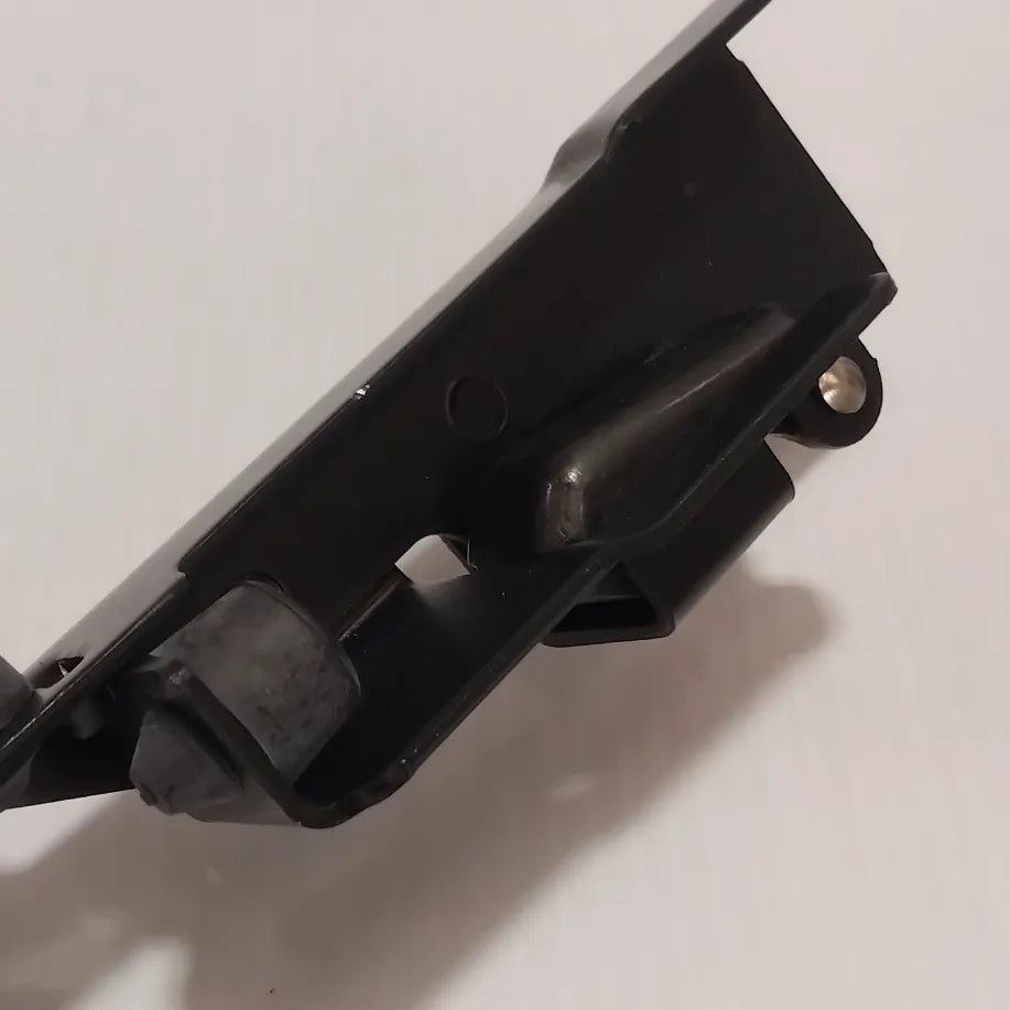 Genuine Renault Check Strap Door | 77 00 312 381