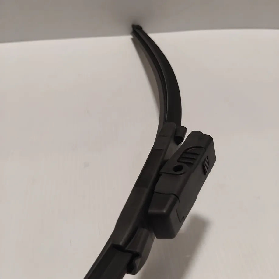 Motaquip - 30" Front Wiper blade | 1611349480