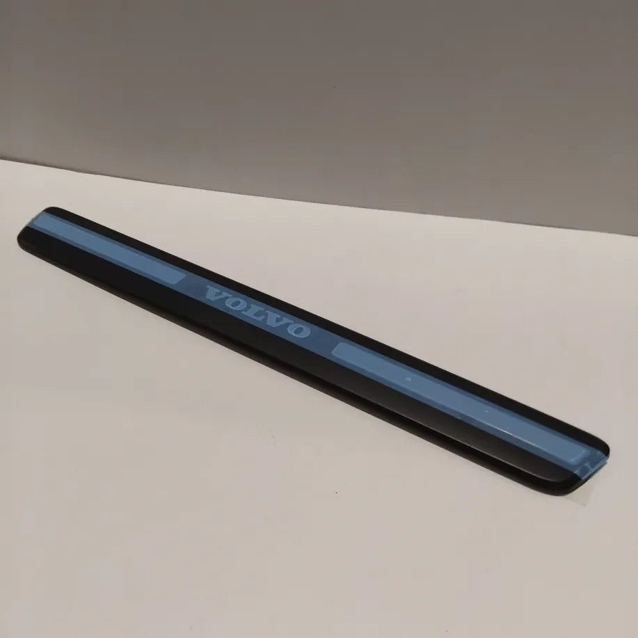 1x Genuine Front Sill Moulding - Volvo XC60 | 31349002