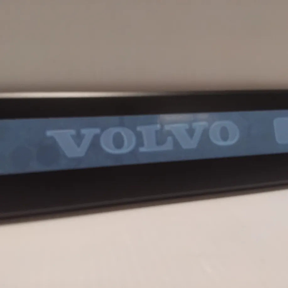 1x Genuine Front Sill Moulding - Volvo XC60 | 31349002