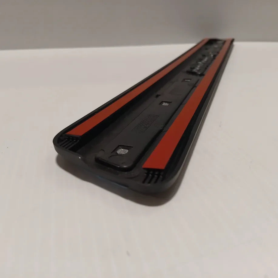 1x Genuine Front Sill Moulding - Volvo XC60 | 31349002