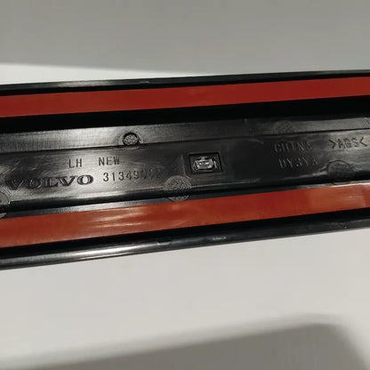 1x Genuine Front Sill Moulding - Volvo XC60 | 31349002