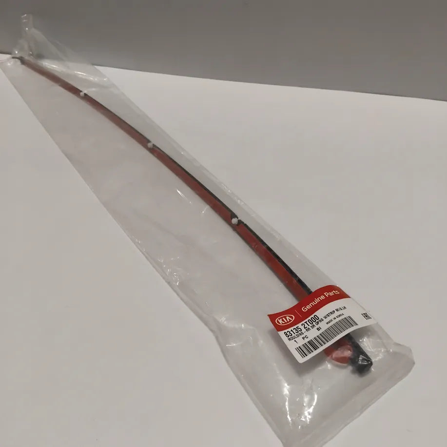 Genuine Kia Mldg-Rr Dr Opng W/St | 831352T000
