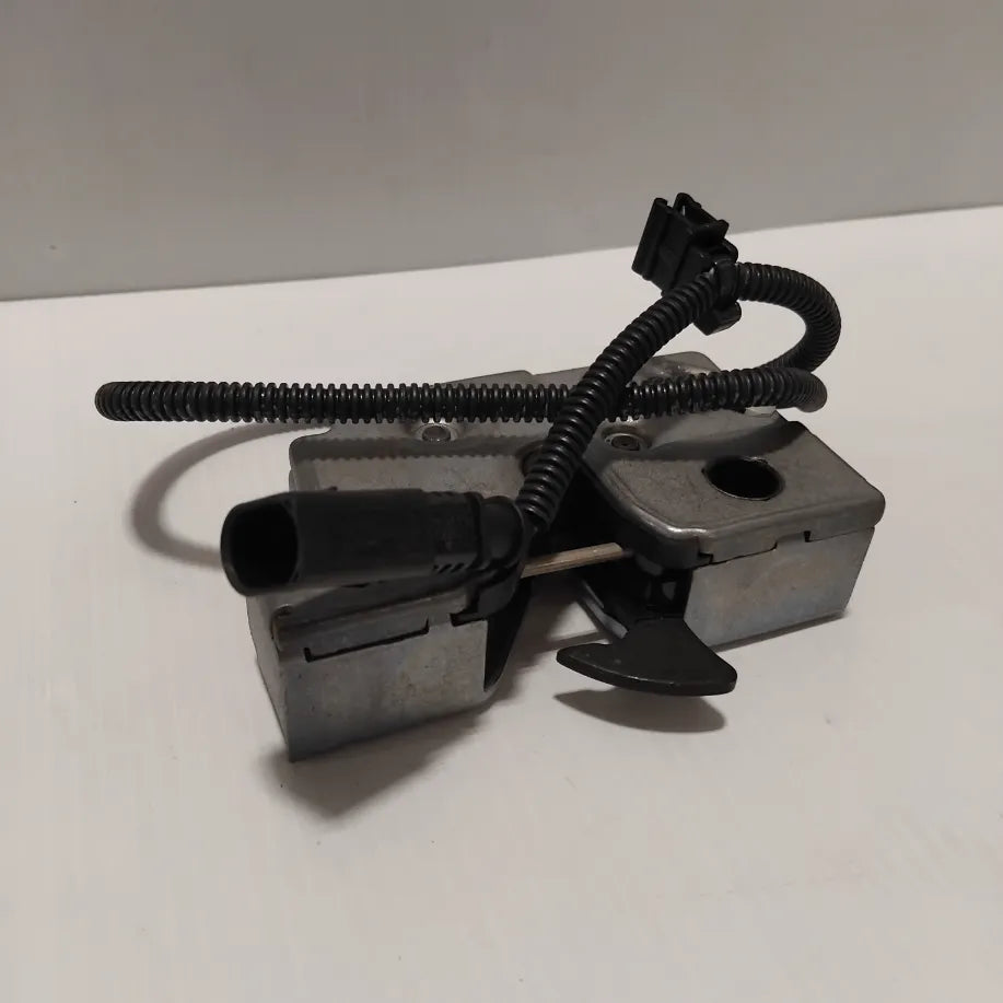 Genuine Bonnet Latch Lower Part - SEAT Leon 2013-2020 | 5F0823509D