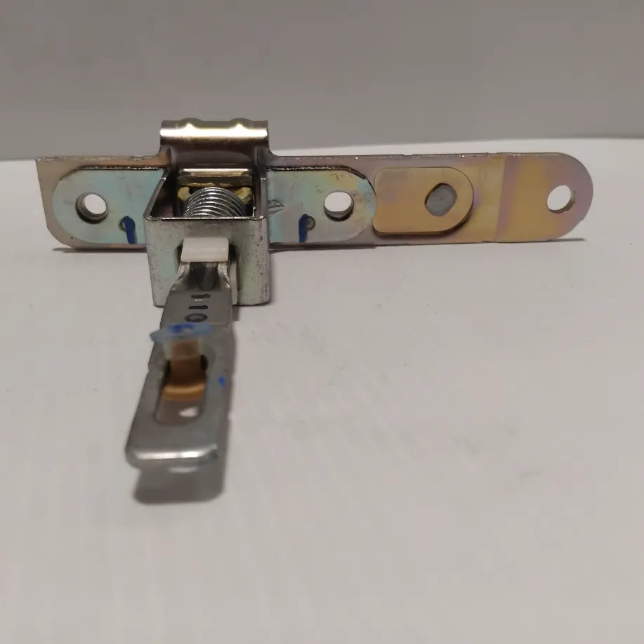 Genuine Mazda Latch (R) | UR5665710B