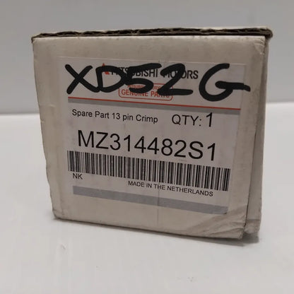 Genuine Mitsubishi Socket 13-Pins | MZ314482S1